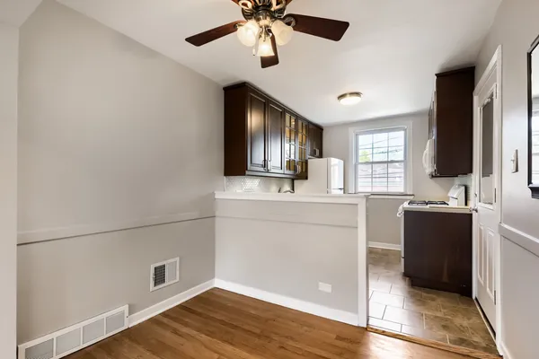 $200,000 | 10647 South Artesian Avenue, Unit 2W, Chicago, IL 60655