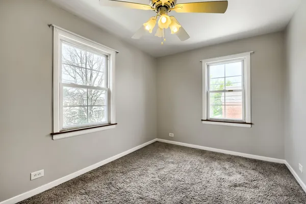 $200,000 | 10647 South Artesian Avenue, Unit 2W, Chicago, IL 60655