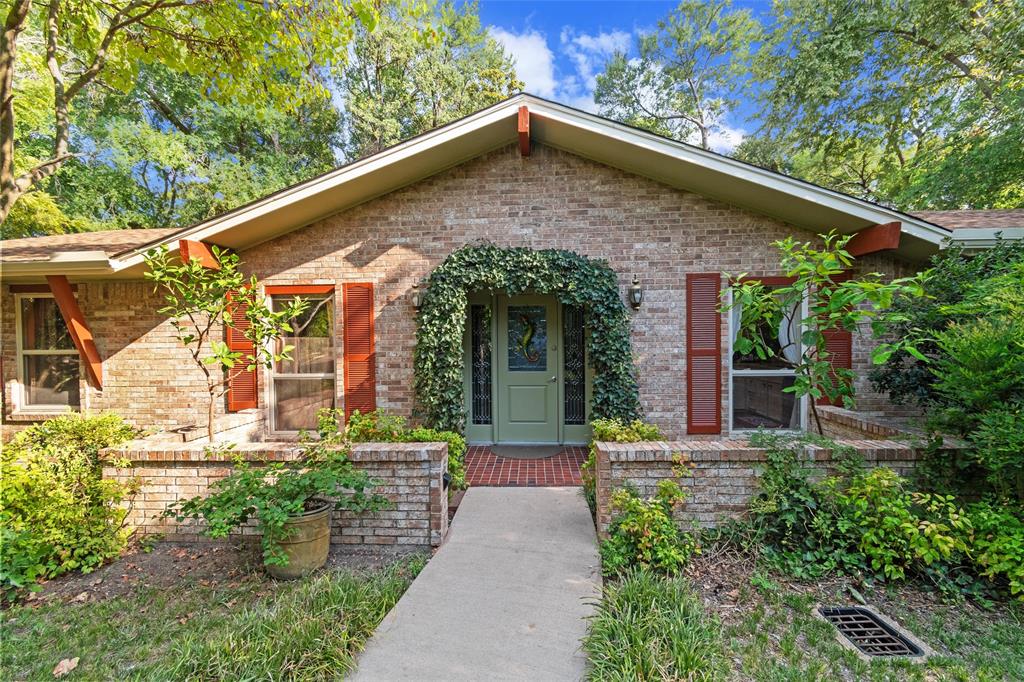 702 Keywe Place Duncanville, TX 75116 - Photo 33 of 40 a front view of a house with a porch