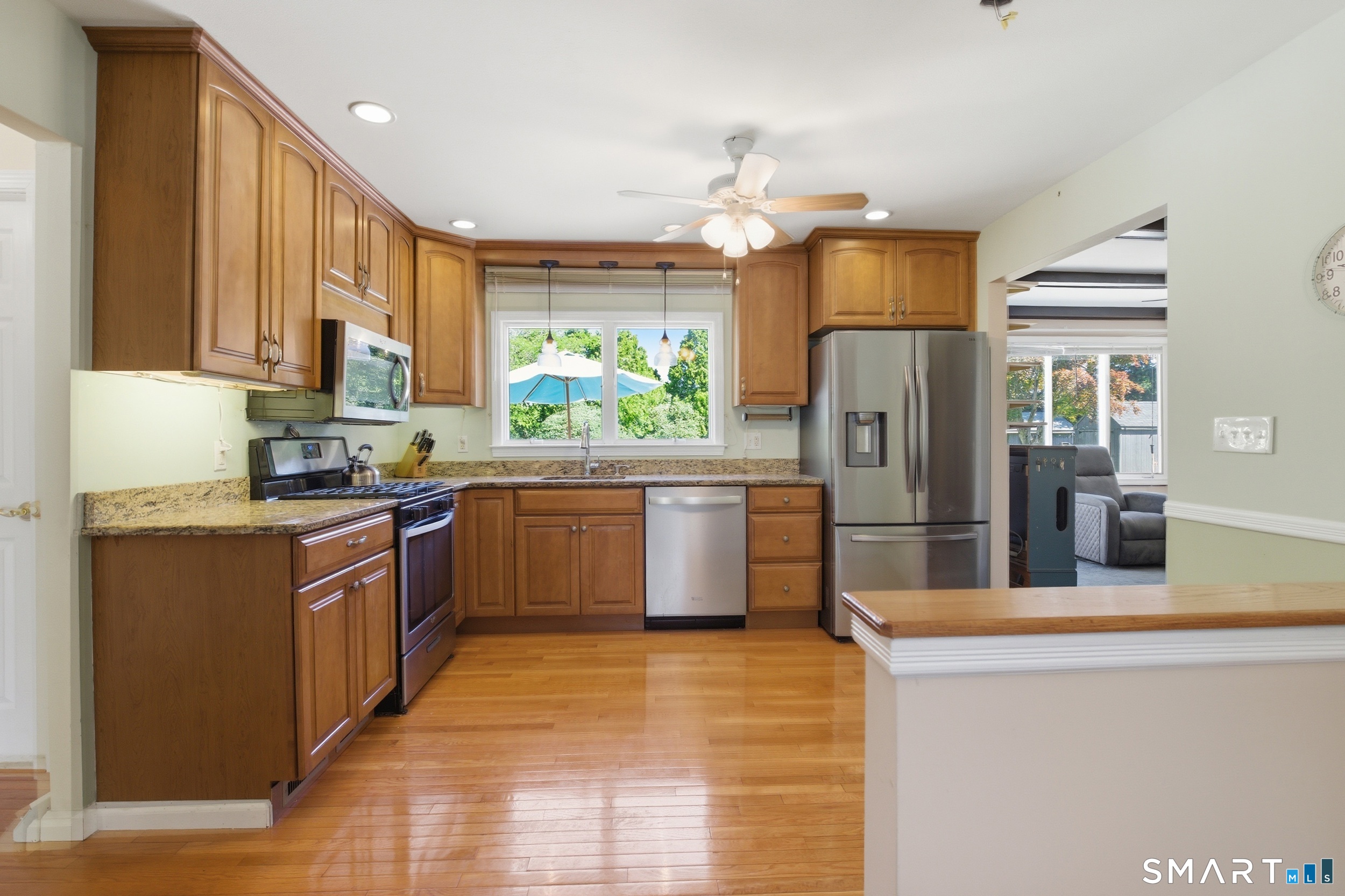 19 Zephyr Road Trumbull, CT 06611 - Photo 8 of 36