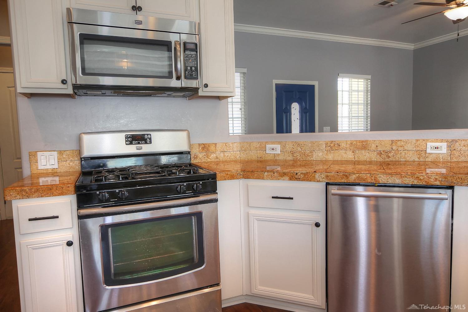 22219 Mariposa Road Tehachapi, CA 93561 - Photo 13 of 26 Gallery Image 13
