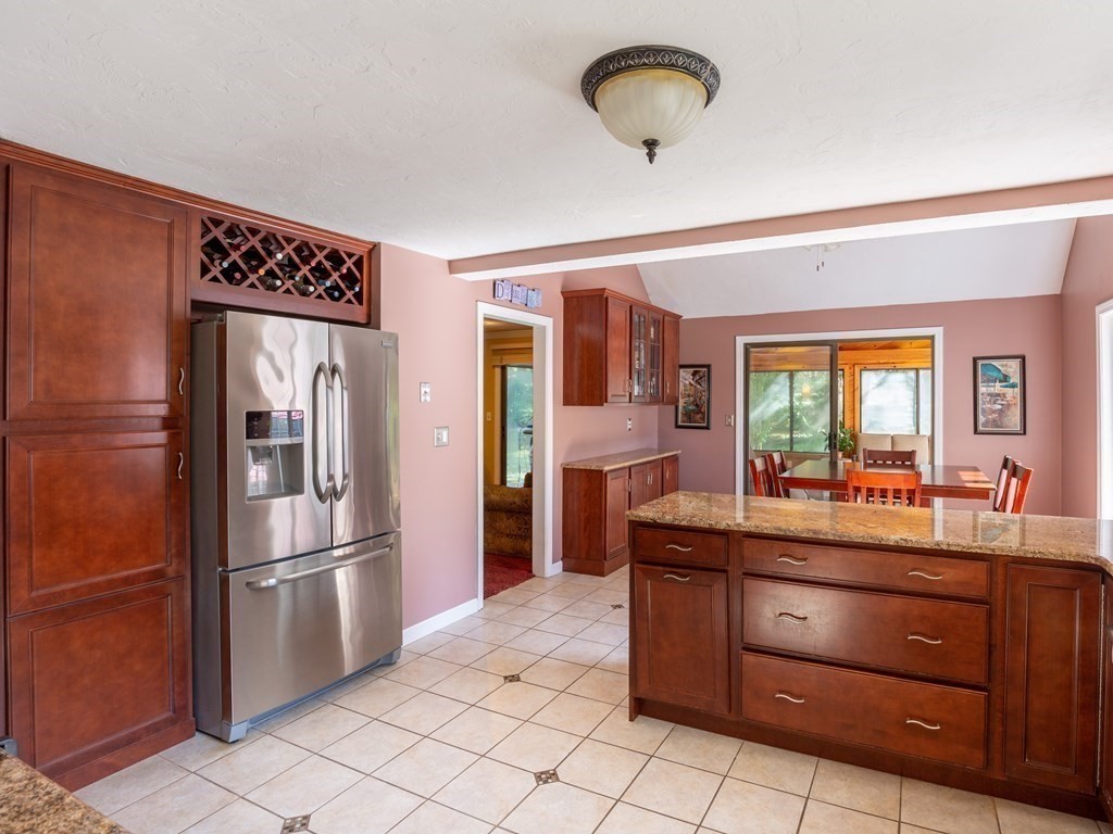 18 Scotch Dam Road Easton, MA 02375 - Photo 3 of 36 Gallery Image 3