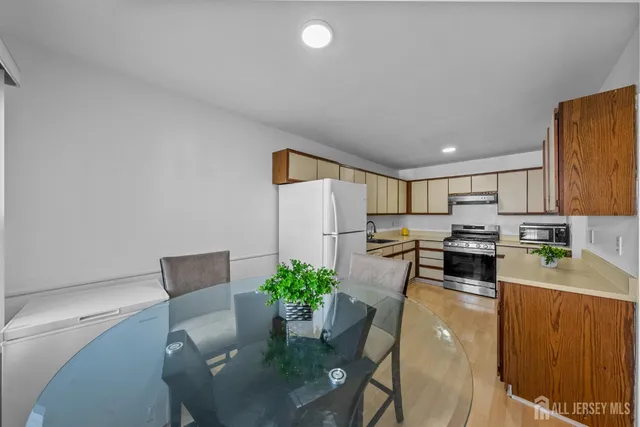 $525,000 | 99 Woodmere Drive, Parlin, NJ 08859