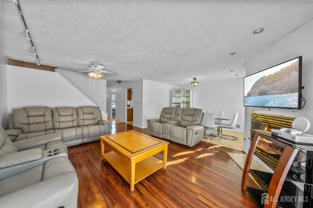 $525,000 | 99 Woodmere Drive, Parlin, NJ 08859