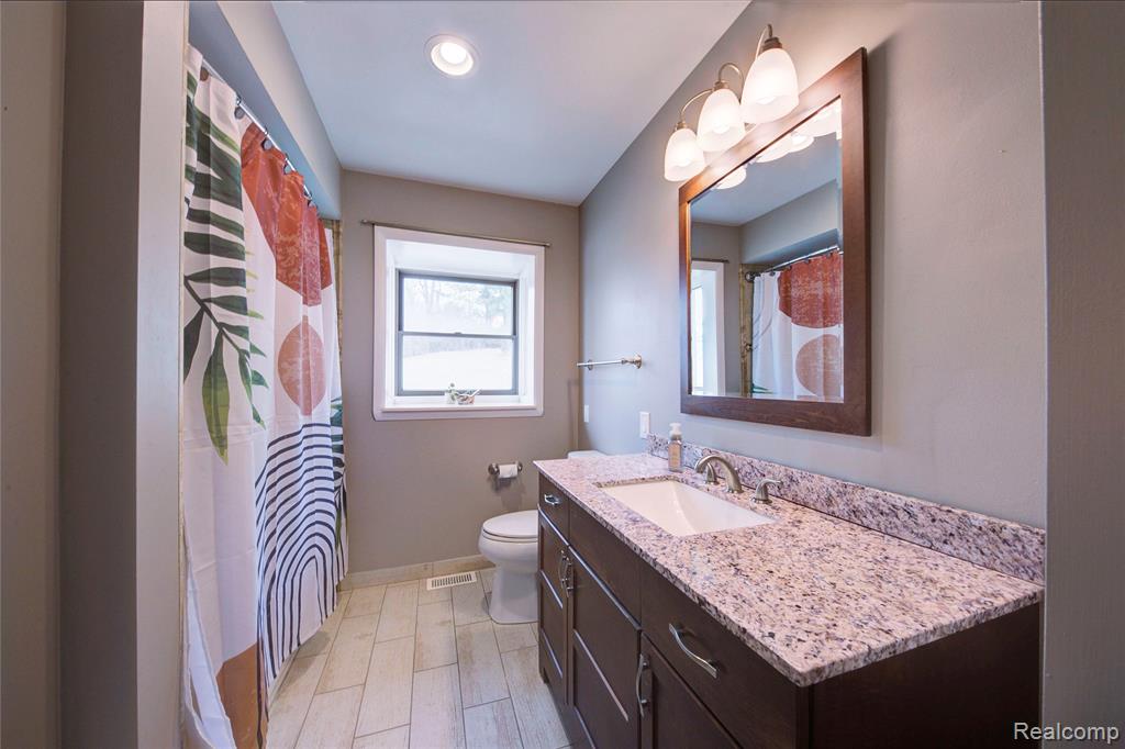 2718 Sexton Road Howell, MI 48843 - Photo 17 of 49