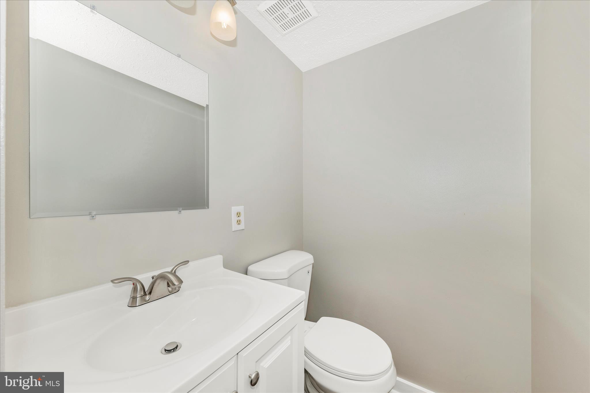 10400 Apple Ridge Road Gaithersburg, MD 20886 - Photo 16 of 35 043A4700