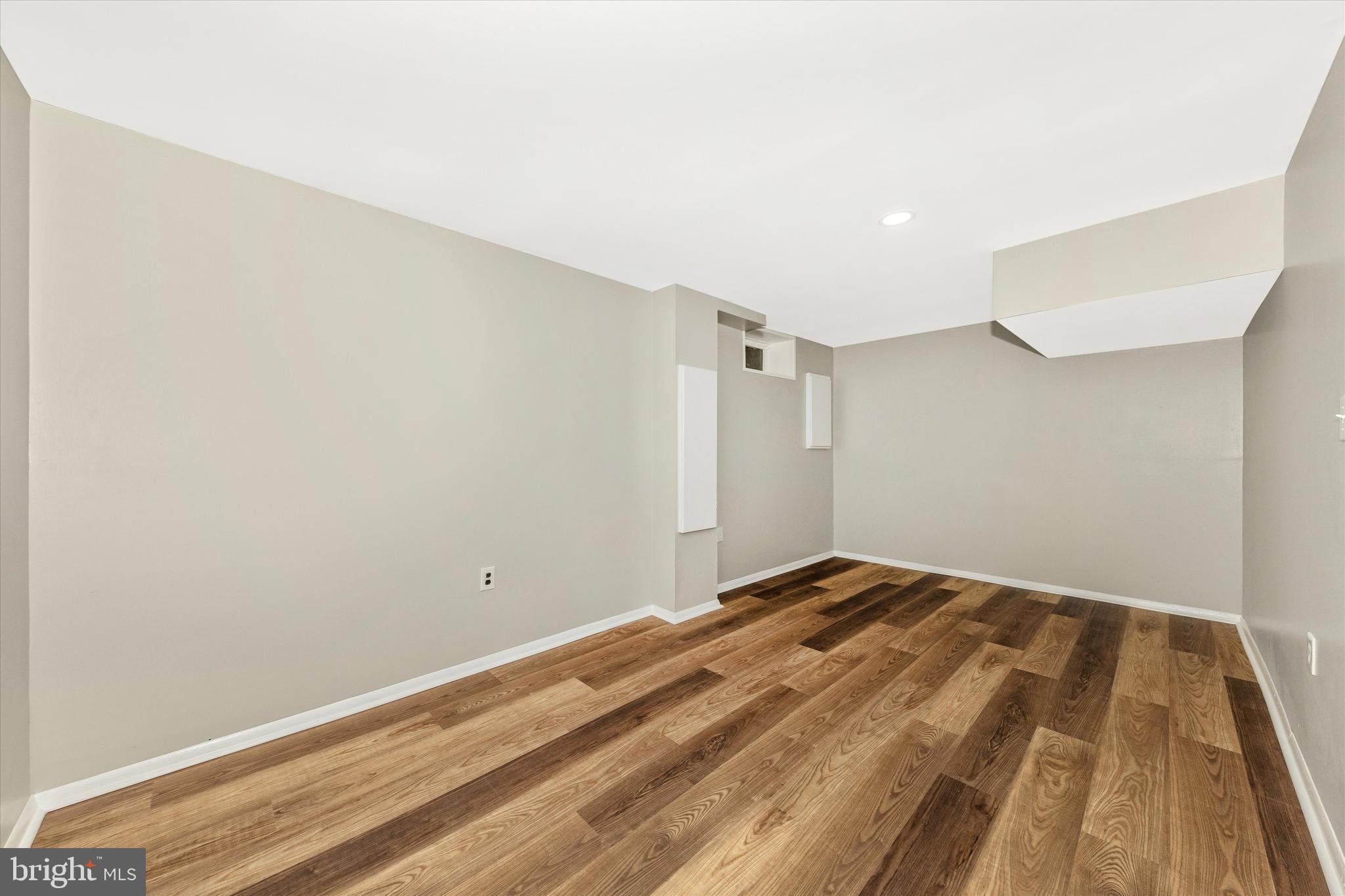 10400 Apple Ridge Road Gaithersburg, MD 20886 - Photo 23 of 35