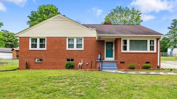 $250,000 | 206 Forest Drive, Lexington, NC 27295