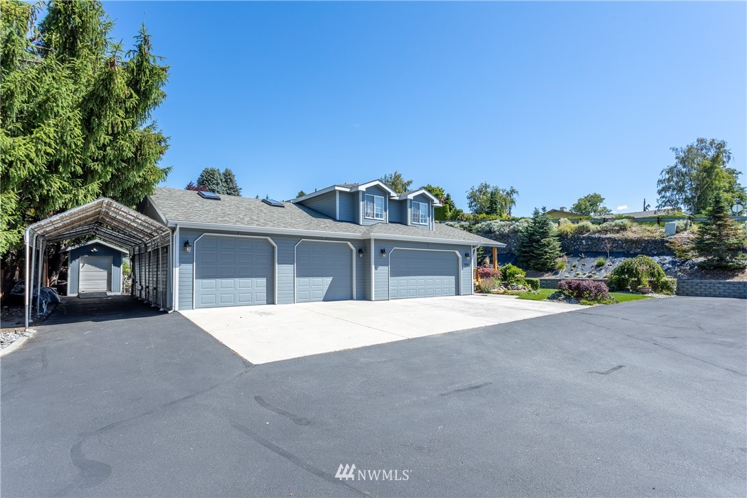 3505 Burchvale Road Wenatchee, WA 98801 - Photo 3 of 30 Gallery Image 3