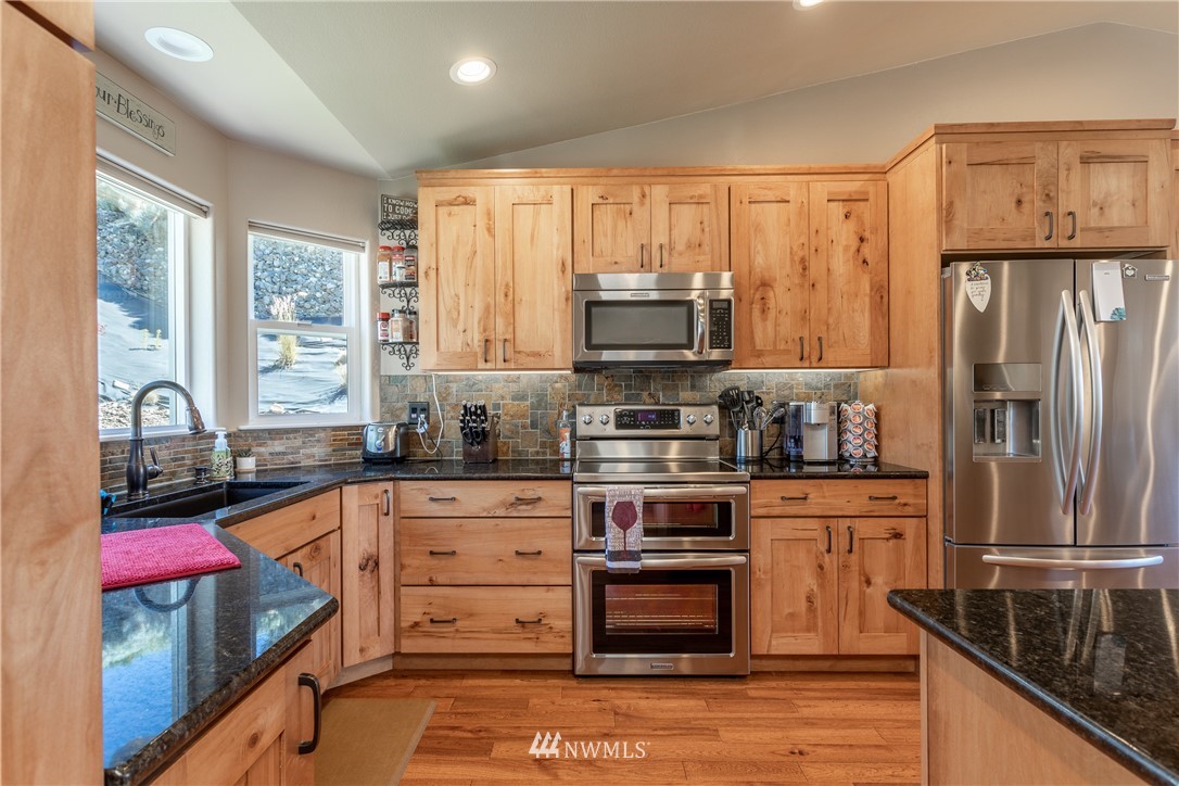 3505 Burchvale Road Wenatchee, WA 98801 - Photo 8 of 30 Gallery Image 8