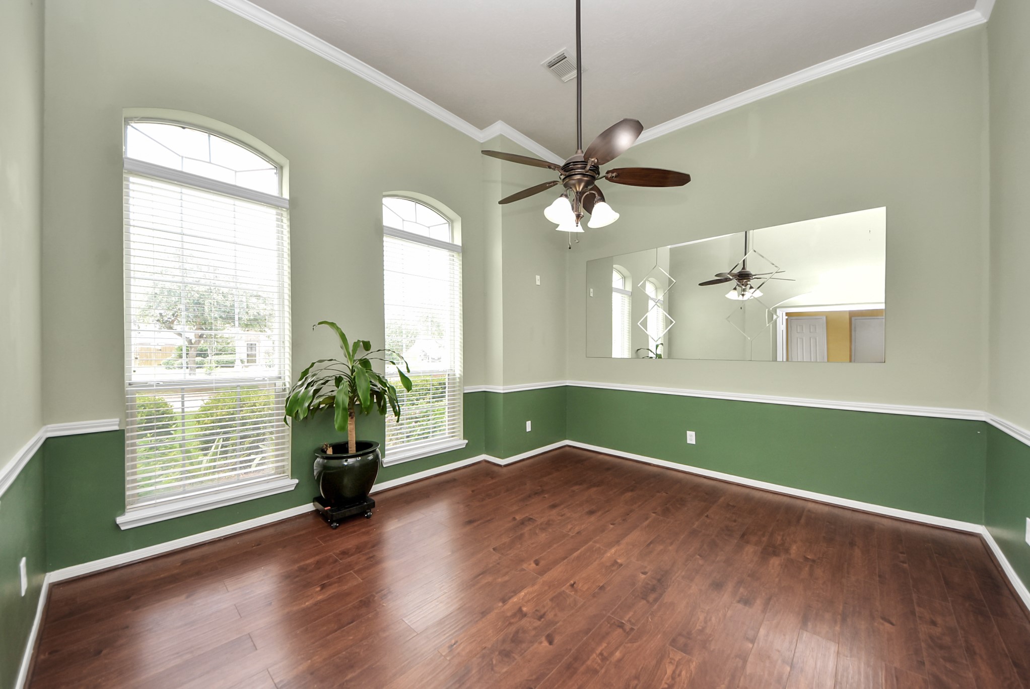 14103 Imperial Wood Lane Rosharon, TX 77583 - Photo 5 of 36 Flexible formal dining room or home office space