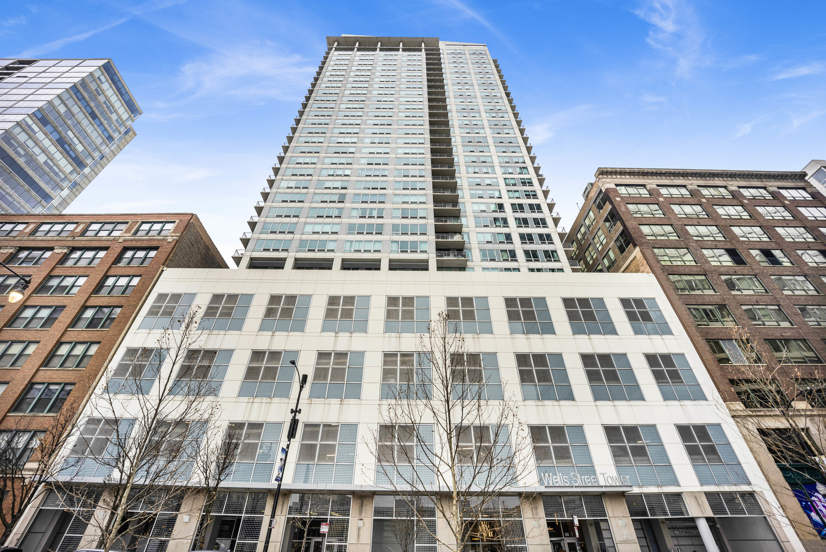 701 South Wells Street, Unit 2301 Chicago, IL 60607 - Photo 1 of 36