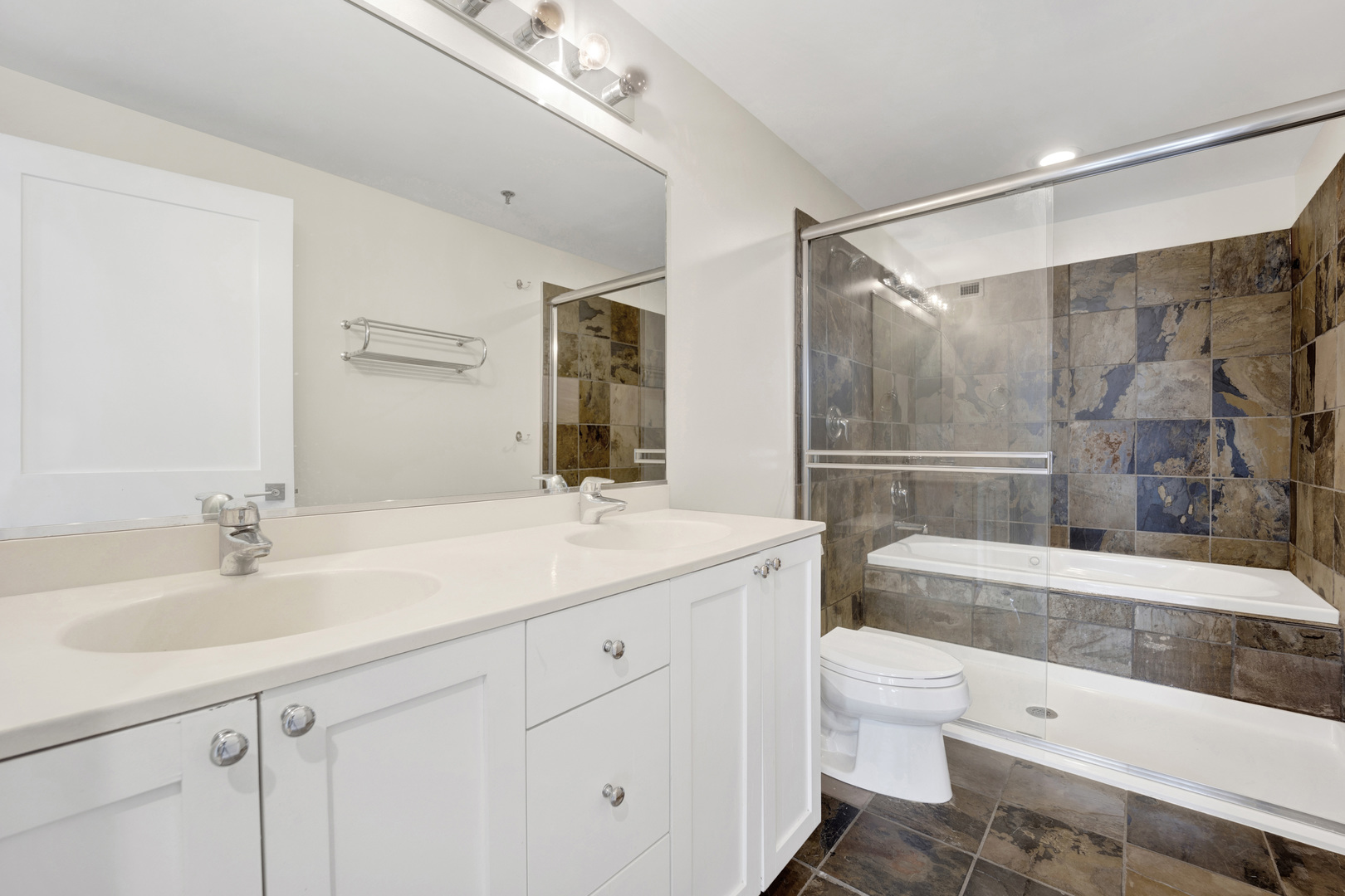 701 South Wells Street, Unit 2301 Chicago, IL 60607 - Photo 16 of 36
