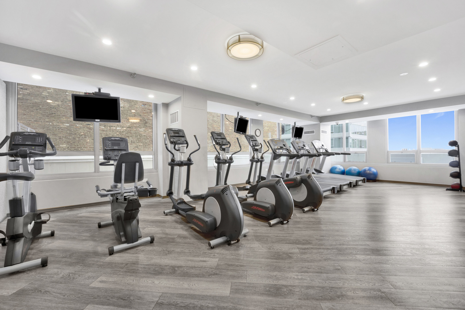 701 South Wells Street, Unit 2301 Chicago, IL 60607 - Photo 25 of 36