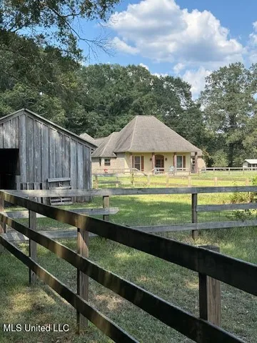 $379,000 | 19 Sara Lane, Natchez, MS 39120