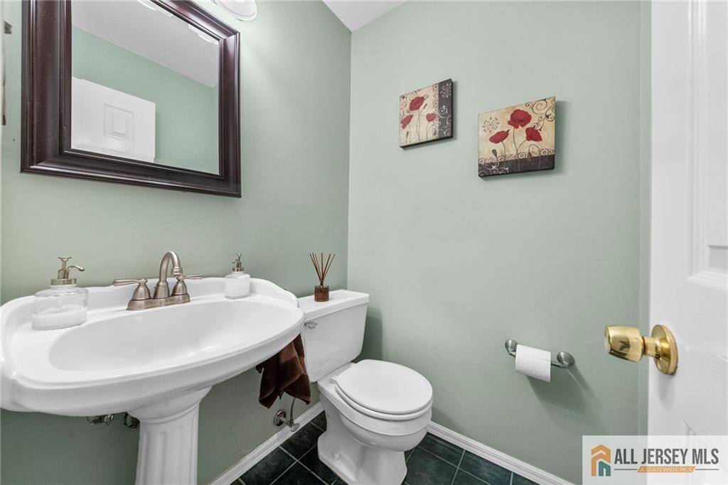 5 Wetherhill Way Dayton, NJ 08810 - Photo 12 of 57
