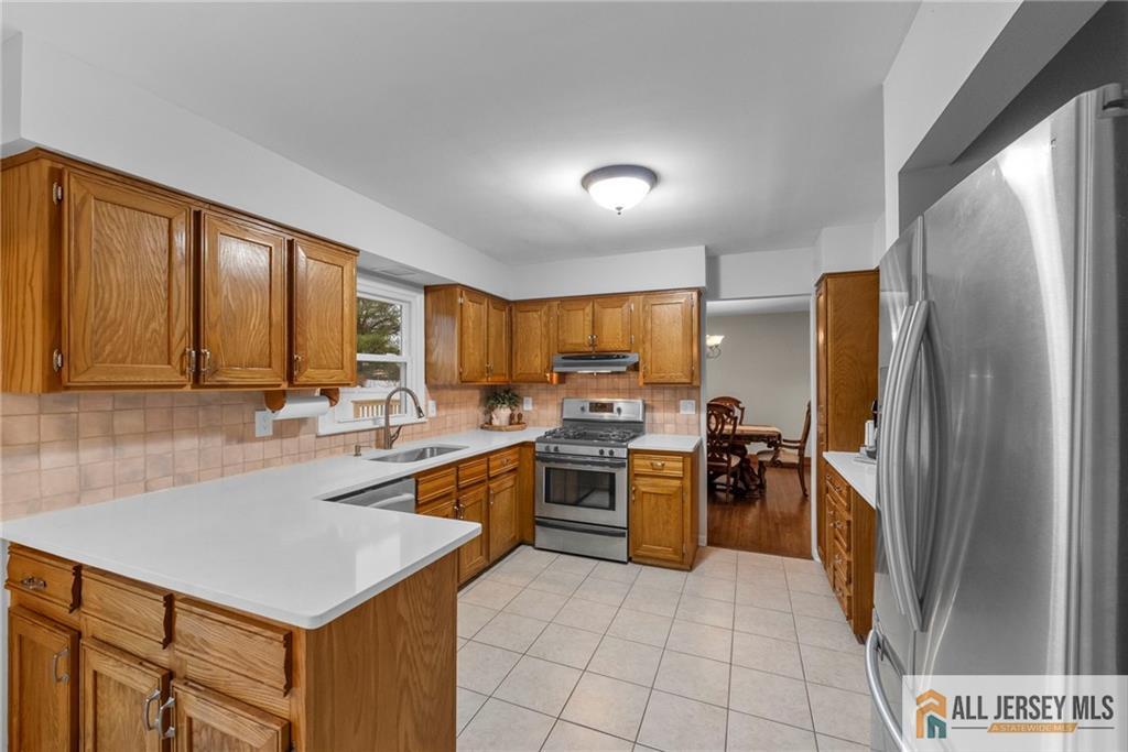 5 Wetherhill Way Dayton, NJ 08810 - Photo 16 of 57