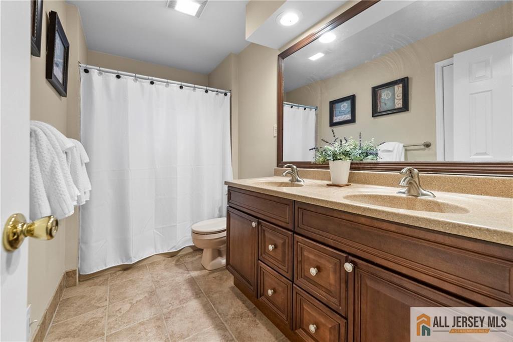 5 Wetherhill Way Dayton, NJ 08810 - Photo 32 of 57