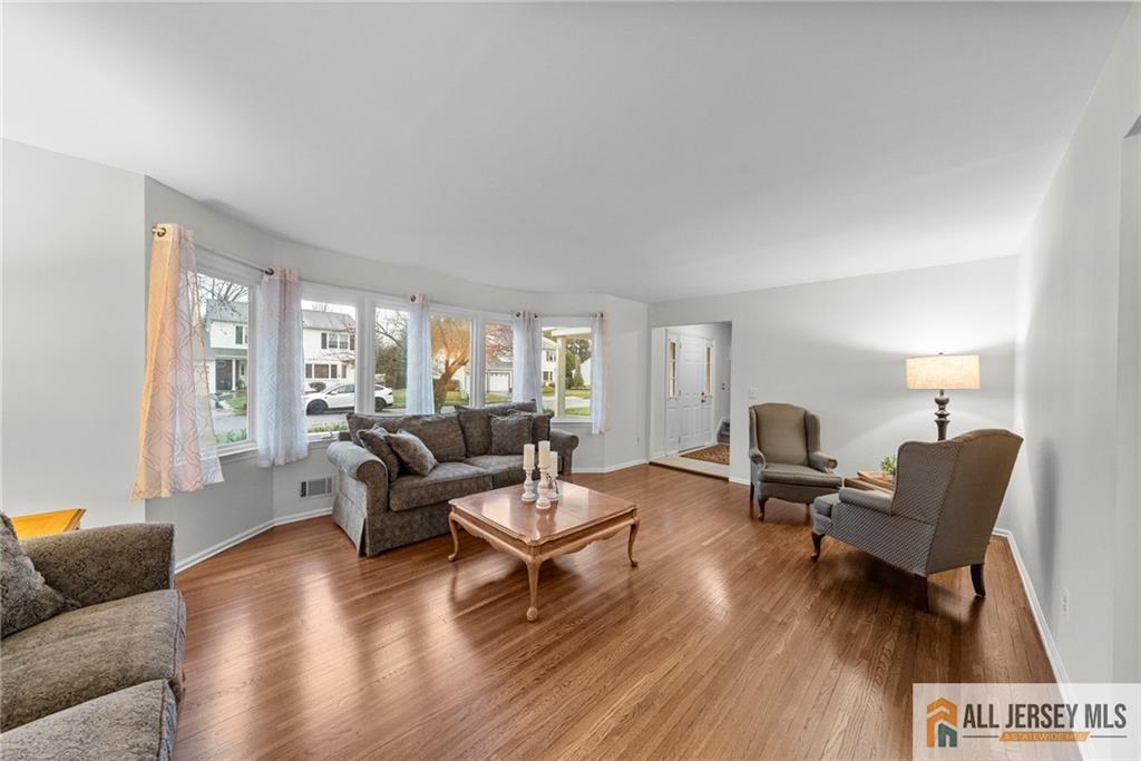 5 Wetherhill Way Dayton, NJ 08810 - Photo 9 of 57