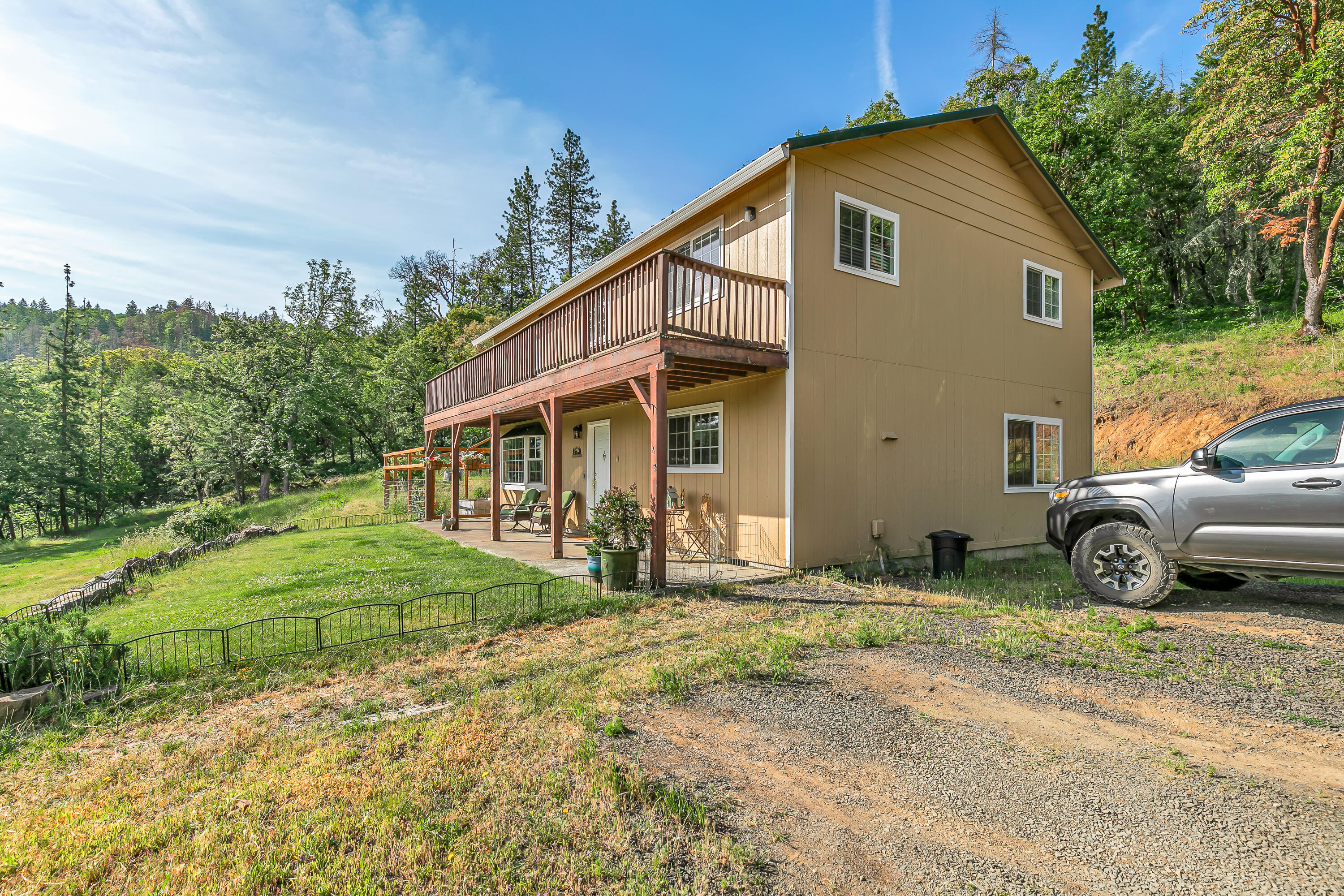 505 Wren Ridge Drive Eagle Point, OR 97524 - Photo 5 of 49 05