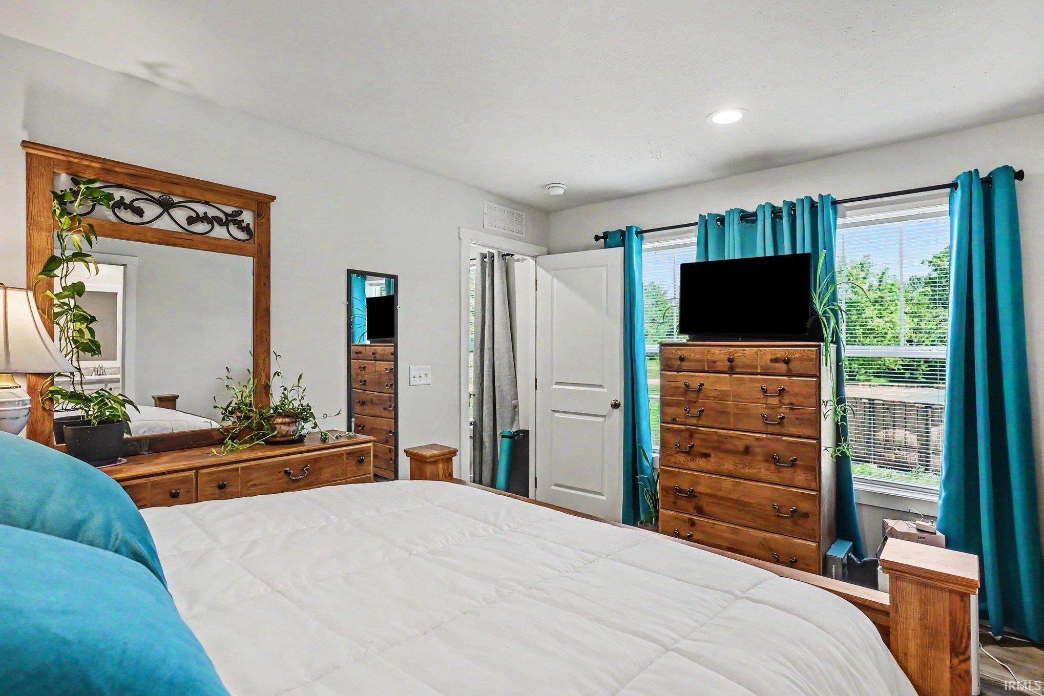 323 North 850 W - 92 Road Pierceton, IN 46562 - Photo 8 of 17