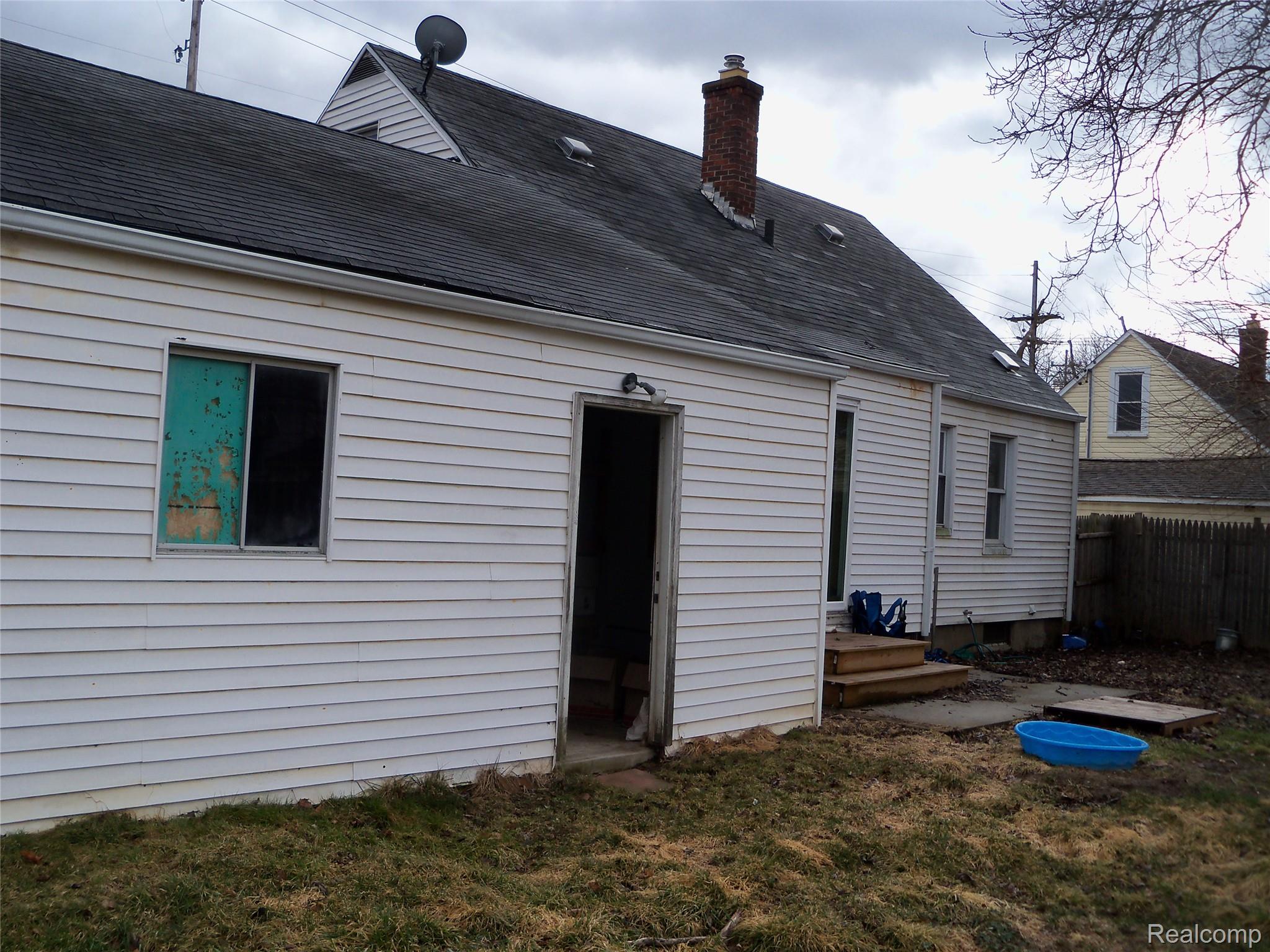 413 Hemphill Road Flint, MI 48507 - Photo 4 of 21 R