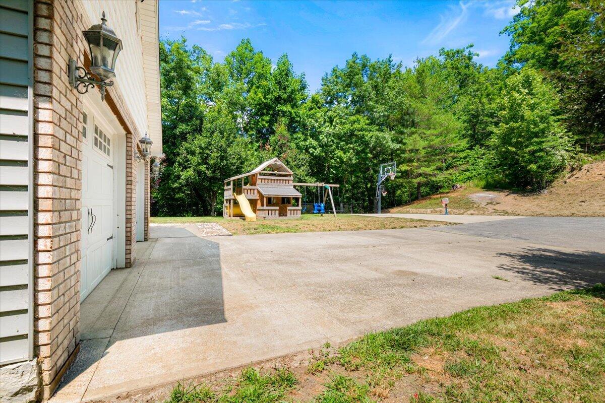 75 Sentinal Drive Manchester, KY 40962 - Photo 50 of 56 52-Driveway