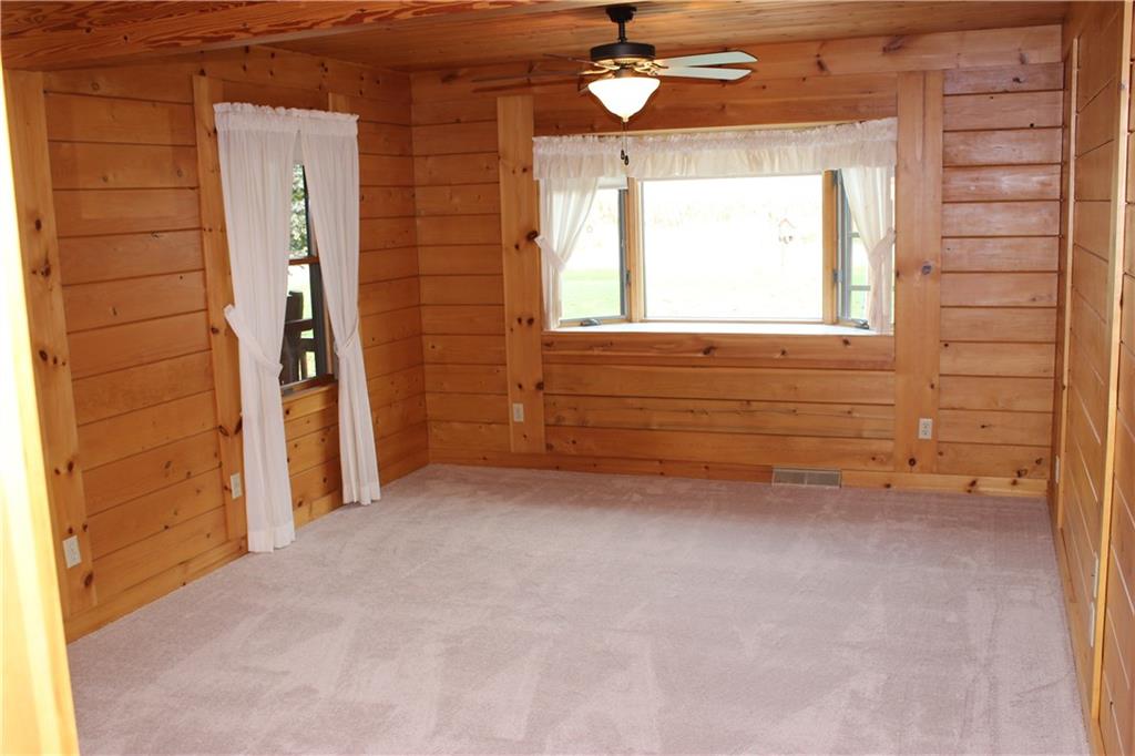 190 Leslie Road Valencia, PA 16059 - Photo 17 of 25 Master bedroom features vaulted ceiling w/ skylight, Bay Window & 2nd window for lots of natural light, new carpet, new ceiling fan w/ light, DBL & single closets and a private, full En Suite bathroom.