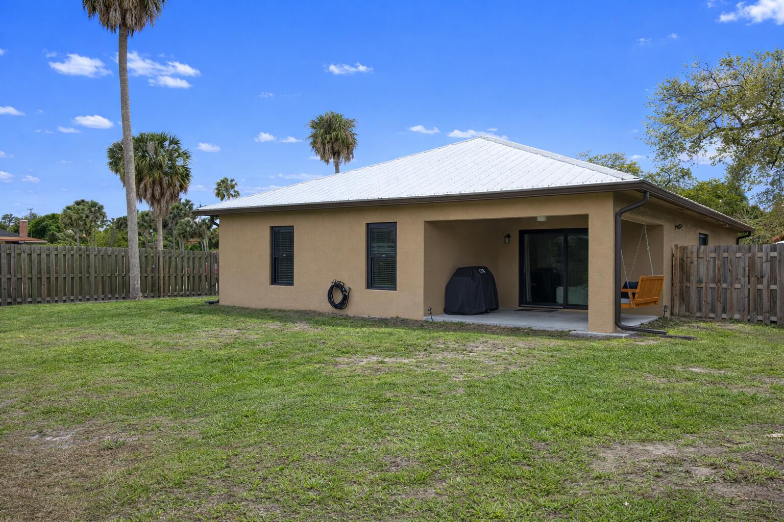 809 Southwest 3rd Avenue Okeechobee, FL 34974 - Photo 22 of 23 House rear view