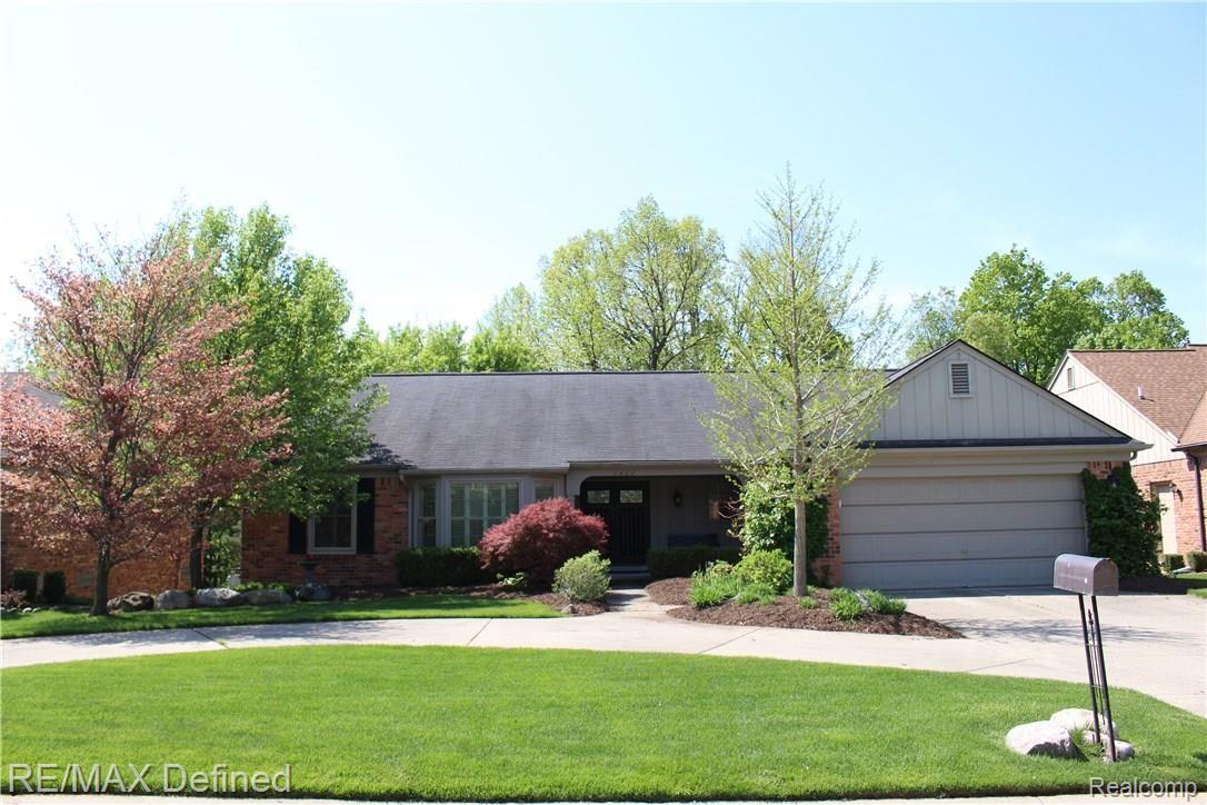 1431 Oakstone Drive Rochester, MI 48309 - Photo 1 of 28 IMG_2487.JPG