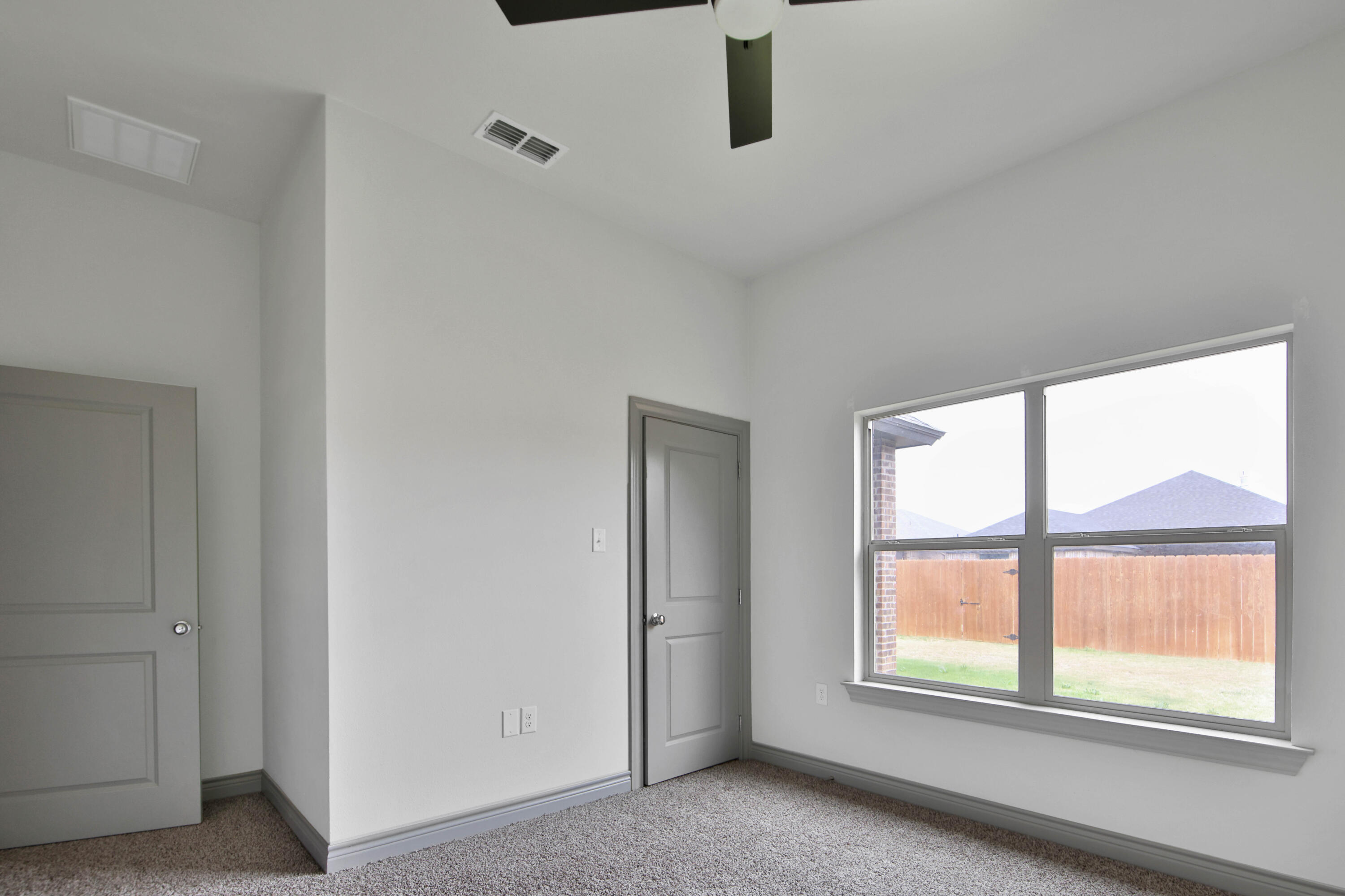 5704 117th Street Lubbock, TX 79424 - Photo 13 of 25 IMG_8586