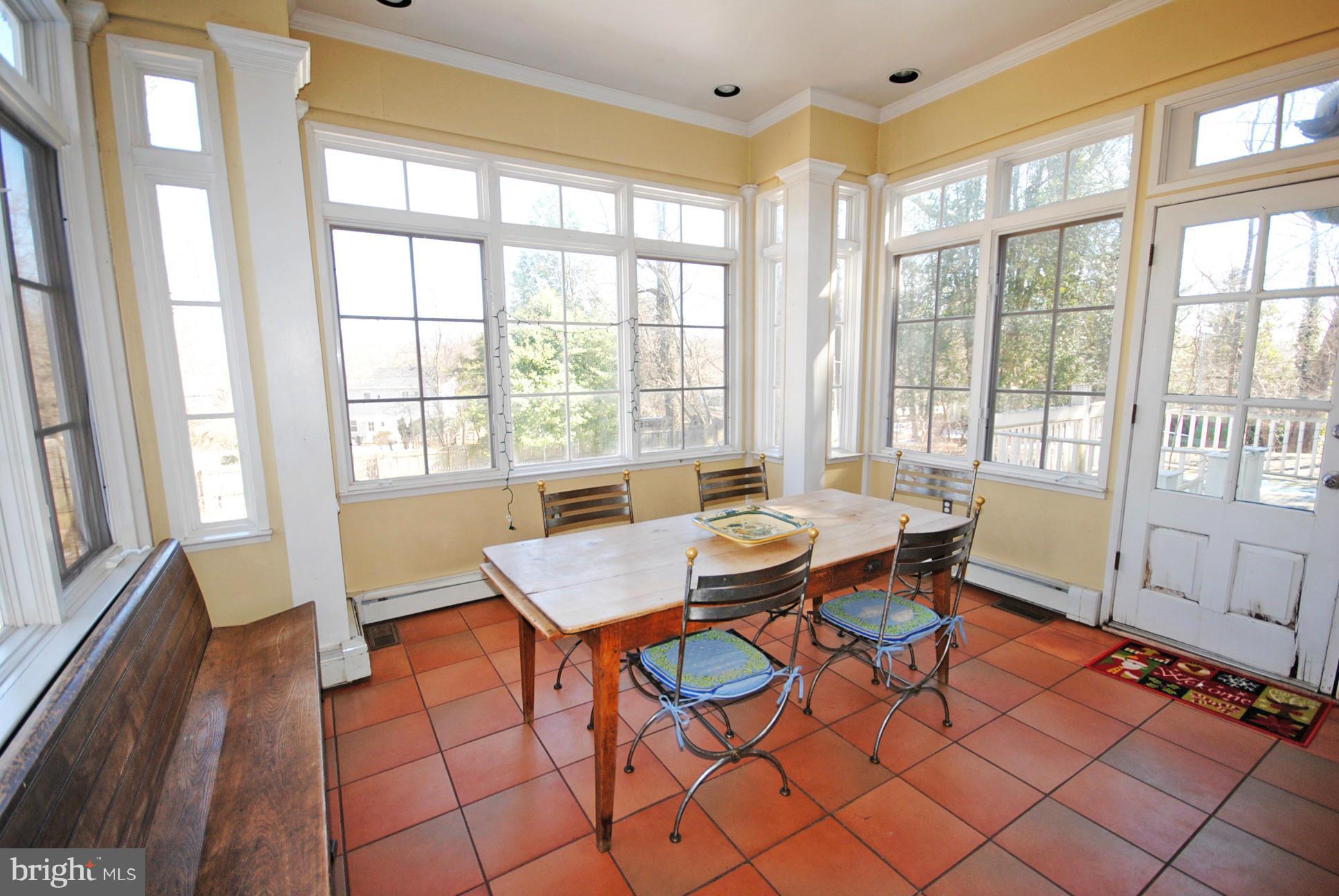 5601 Wexford Road Baltimore, MD 21209 - Photo 3 of 30 Beautiful Breakfast Room with Ceramic Tile!