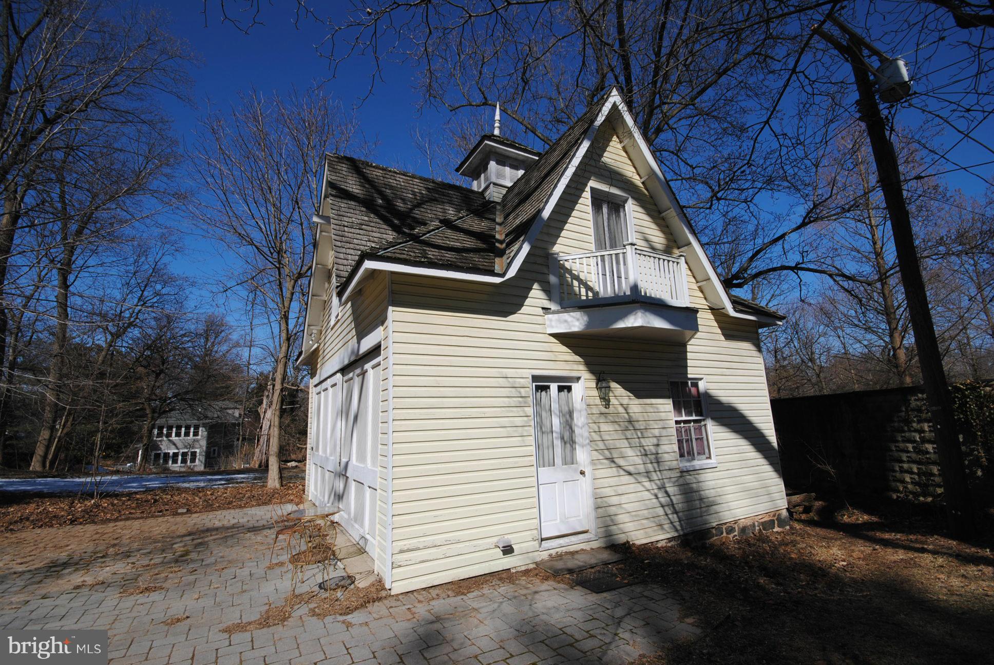 5601 Wexford Road Baltimore, MD 21209 - Photo 22 of 30 Renovated Guest/Carriage House!
