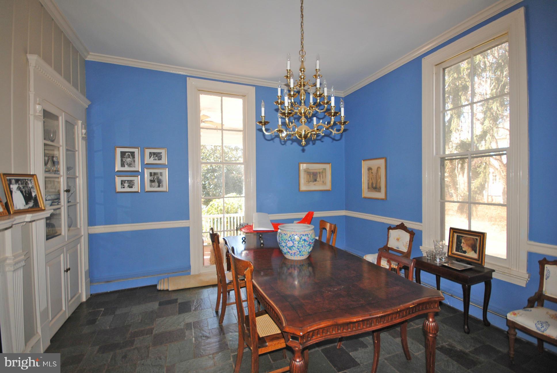 5601 Wexford Road Baltimore, MD 21209 - Photo 5 of 30 Separate Formal Dining Room!