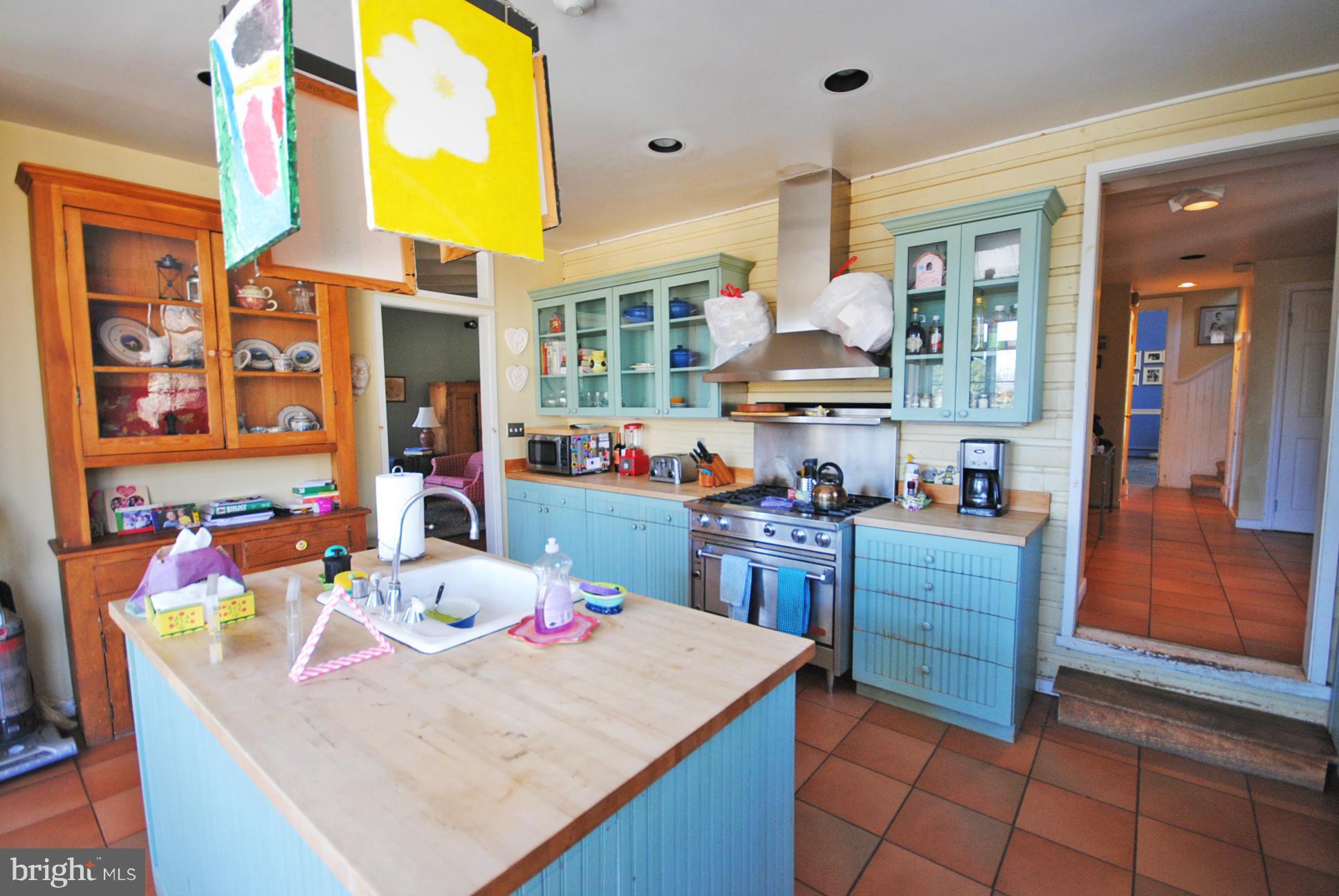 5601 Wexford Road Baltimore, MD 21209 - Photo 7 of 30 Chef's Kitchen with Commercial Grade Oven/Range!