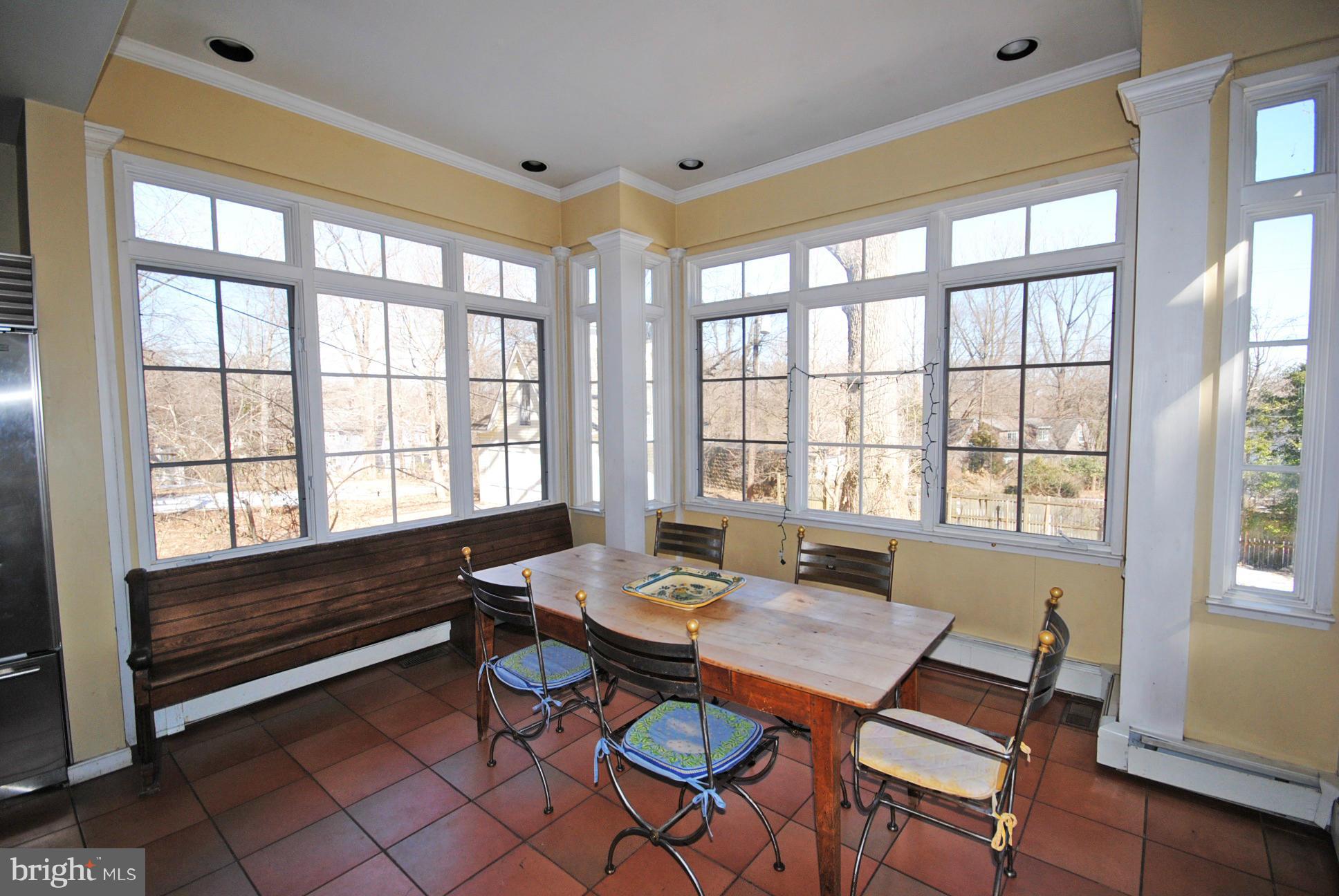 5601 Wexford Road Baltimore, MD 21209 - Photo 9 of 30 Breakfast Room!
