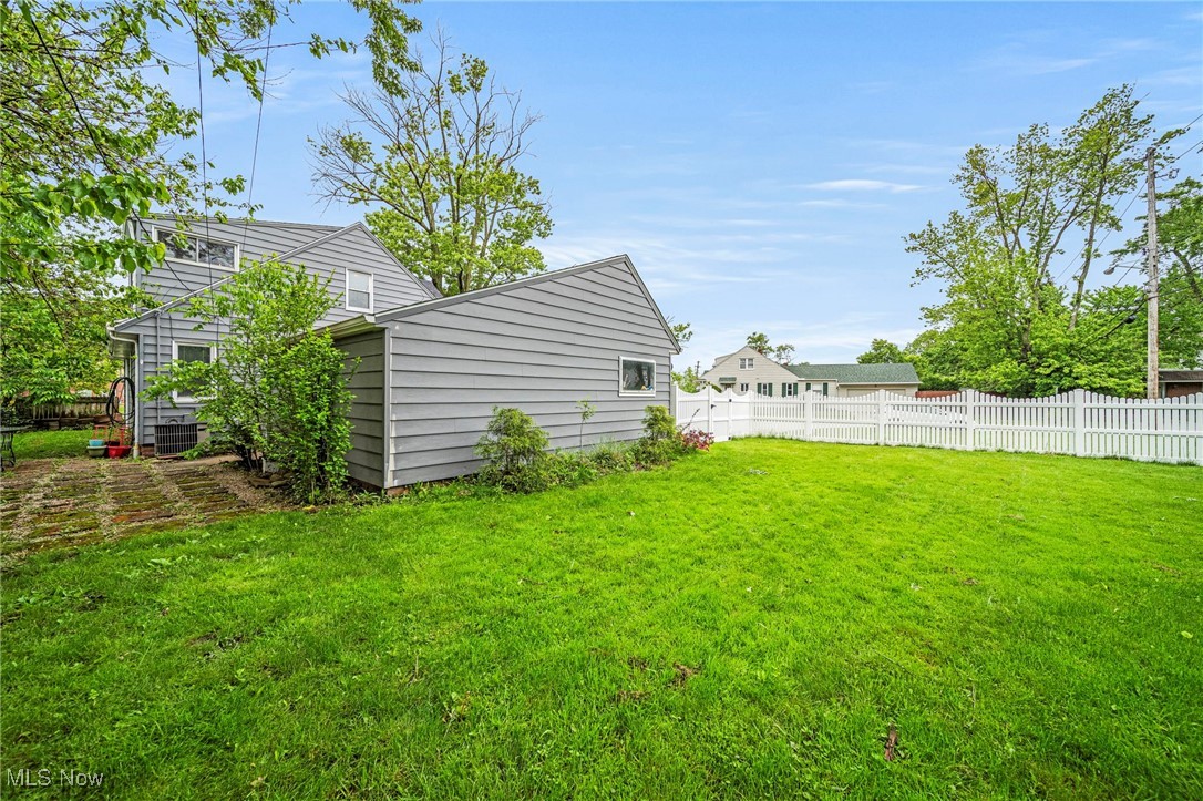 2039 South Green Road South Euclid, OH 44121 - Photo 8 of 35