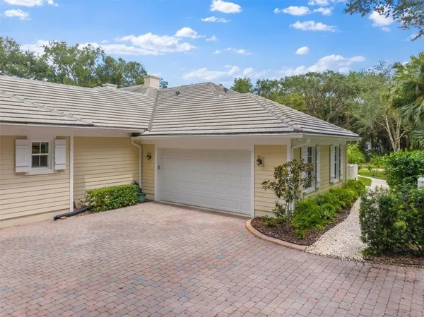$1,999,000 | 651 North Tomahawk Trail, Vero Beach, FL 32963