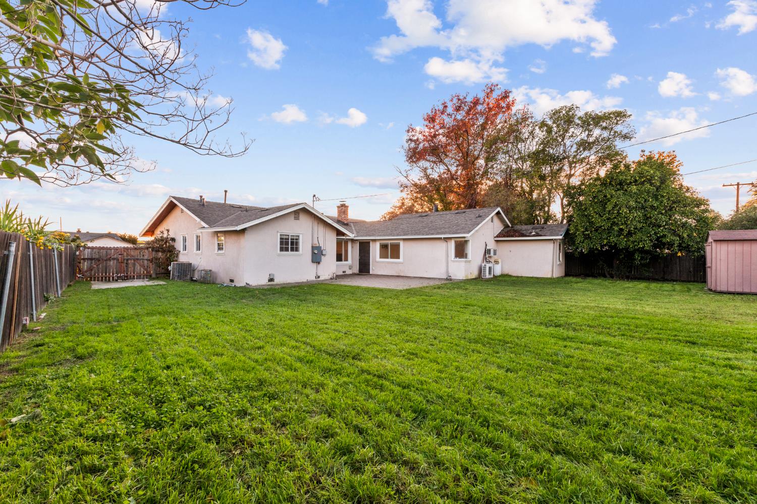 2121 Aaron Way Sacramento, CA 95822 - Photo 35 of 47 a view of a house with backyard and garden