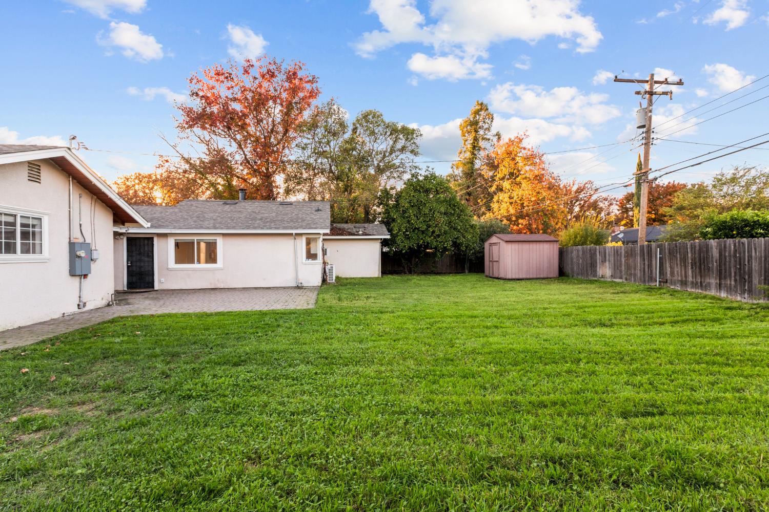 2121 Aaron Way Sacramento, CA 95822 - Photo 36 of 47 a house view with a garden space