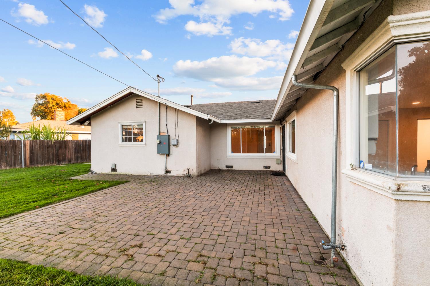2121 Aaron Way Sacramento, CA 95822 - Photo 38 of 47 a view of a house with a yard