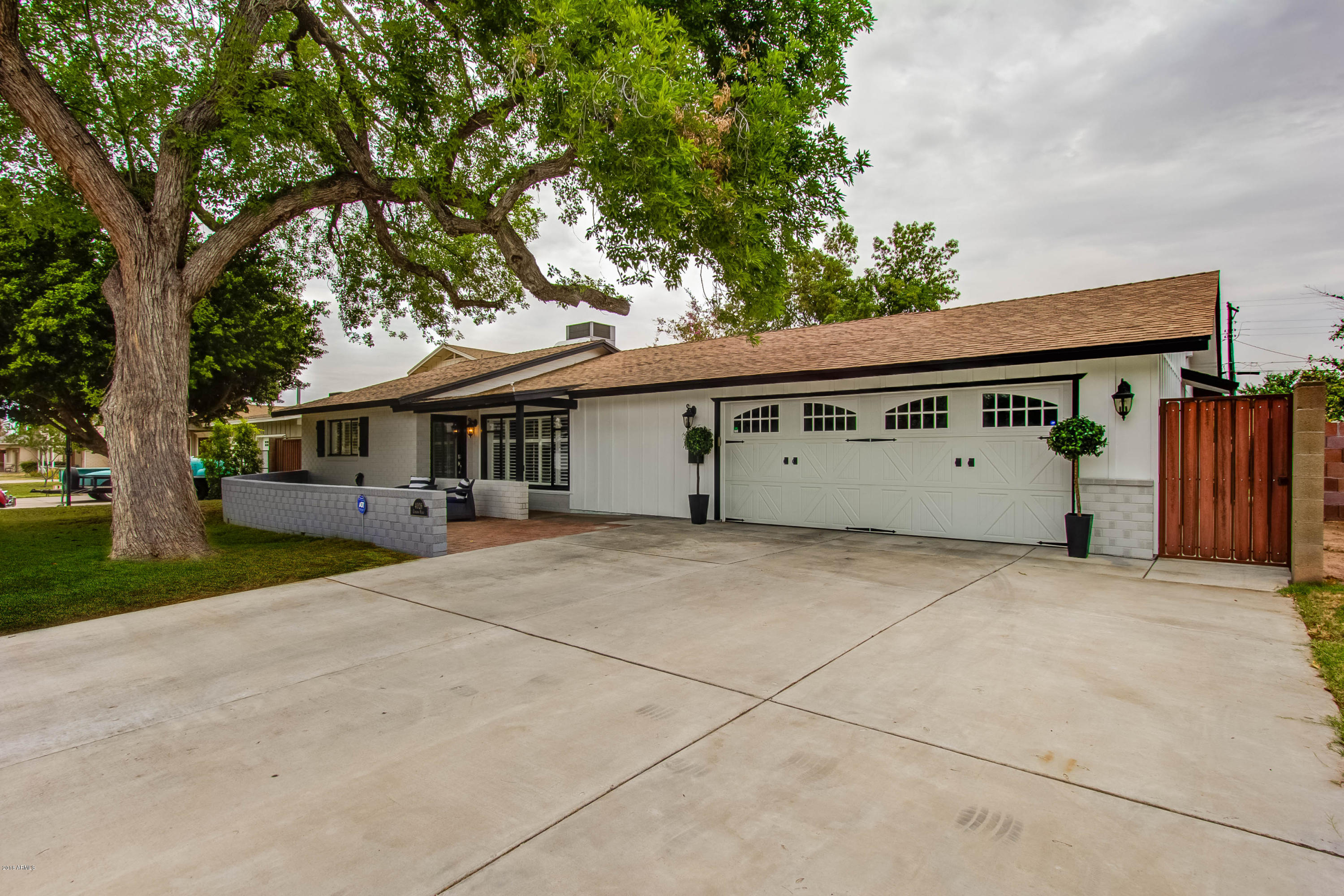 4026 East Osborn Road Phoenix, AZ 85018 - Photo 3 of 19 Front View