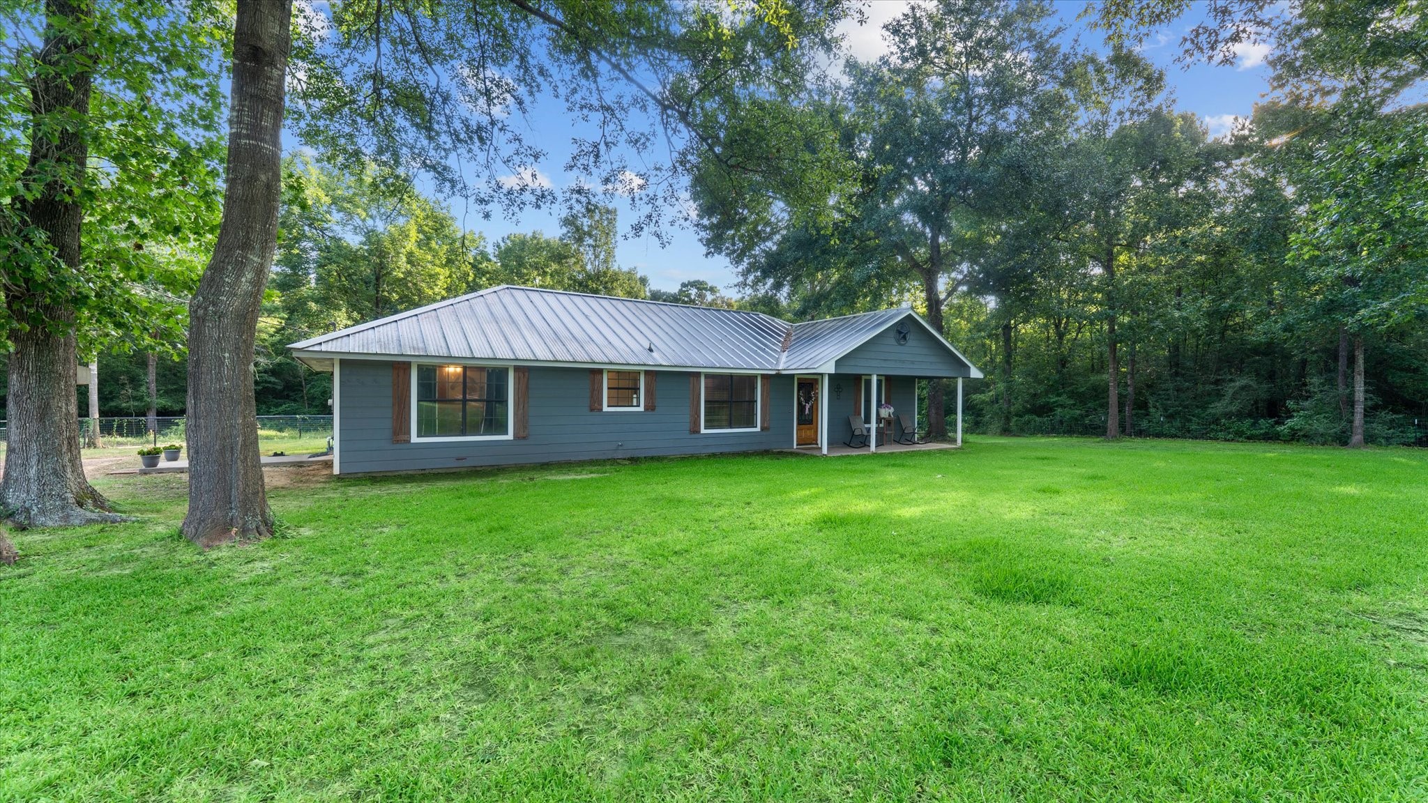 23346 Henson Road Montgomery, TX 77356 - Photo 2 of 32 Gallery Image 2