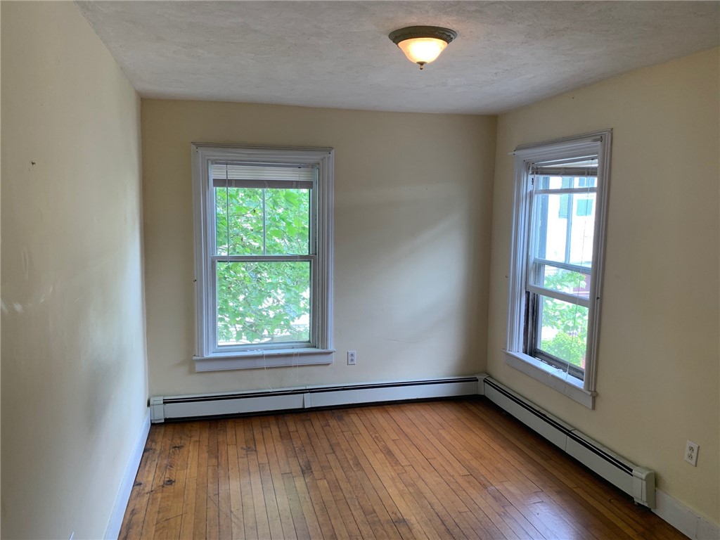 27 Young Street, Unit 2 Newport, RI 02840 - Photo 17 of 28