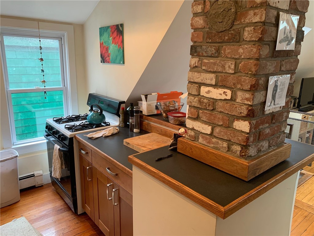 27 Young Street, Unit 2 Newport, RI 02840 - Photo 2 of 28