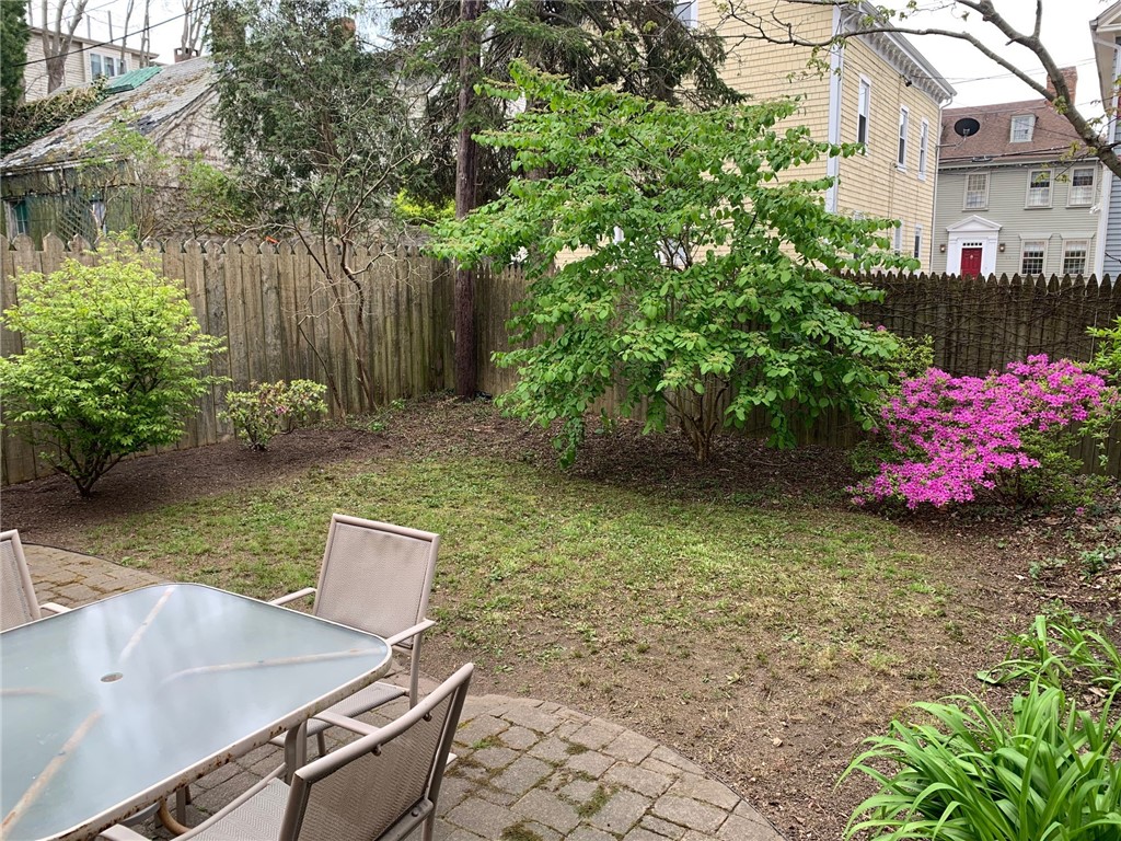 27 Young Street, Unit 2 Newport, RI 02840 - Photo 21 of 28