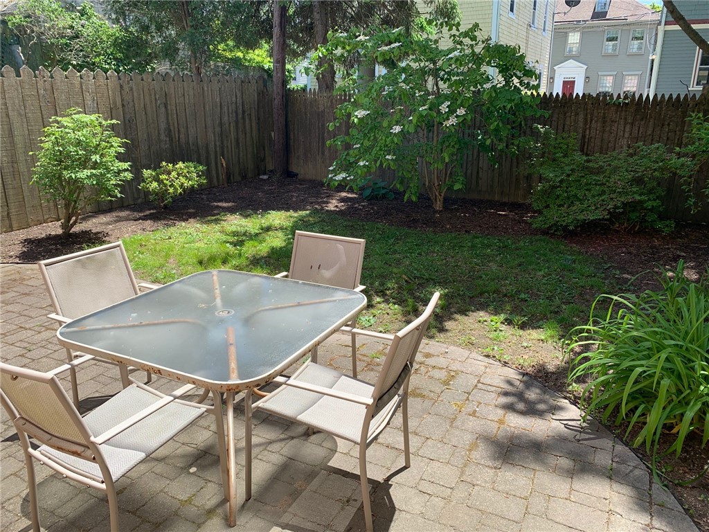 27 Young Street, Unit 2 Newport, RI 02840 - Photo 22 of 28