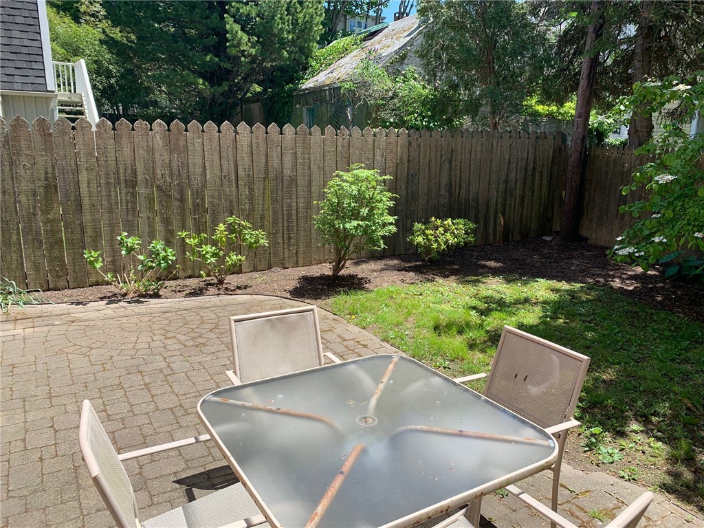 27 Young Street, Unit 2 Newport, RI 02840 - Photo 23 of 28