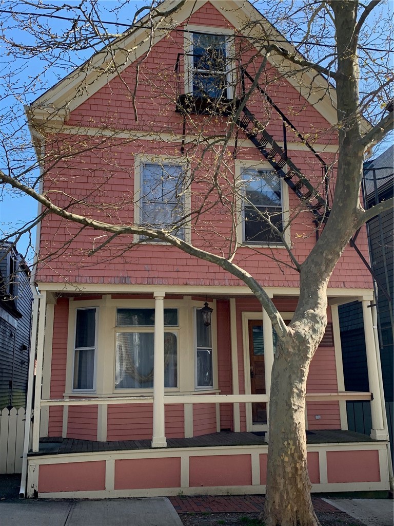 27 Young Street, Unit 2 Newport, RI 02840 - Photo 25 of 28