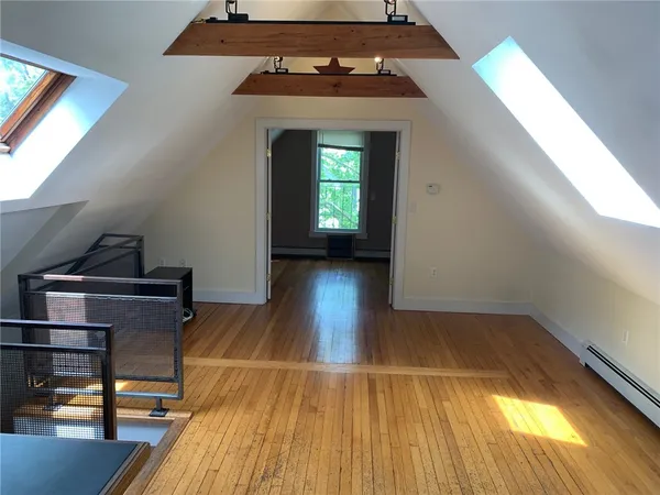 $3,200 | 27 Young Street, Unit 2, Newport, RI 02840